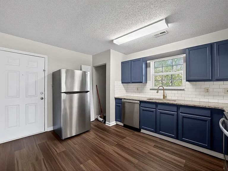 4246 Villas Dr #704 — Photo 10