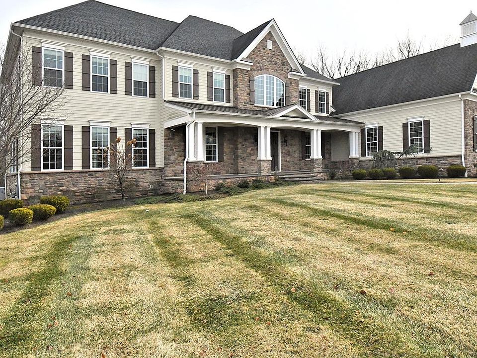 1st image of 19 Goldney Dr