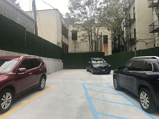Rented by Lucky Apt Inc | media 14