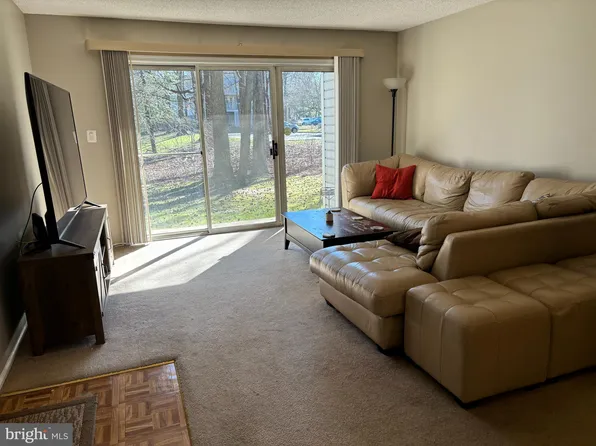 2 Aspen Ct, Hamilton, NJ 08619