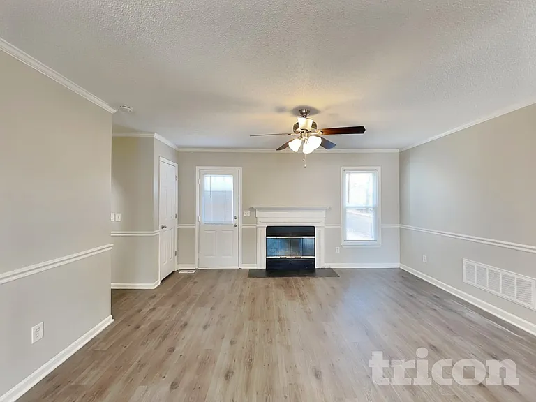 216 Netherland Dr — Photo 3