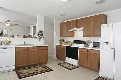 5th image of 1123 Caroline Dr