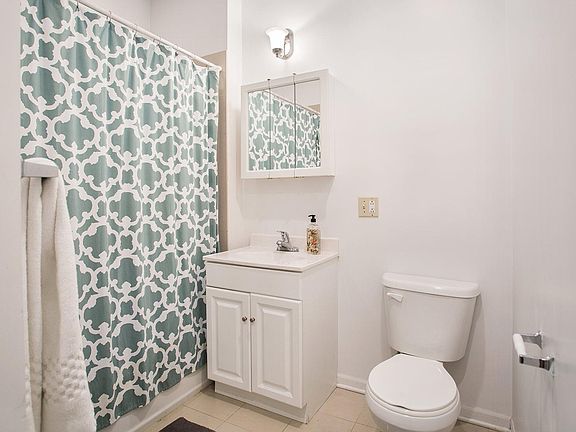 3rd image of 1983 W Lawrence Ave #4806-2