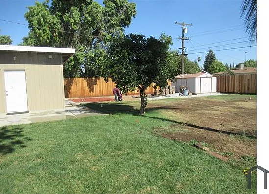 3 bed, 1099 sqft, $2,300 — Photo 4