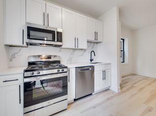 3050 W Cortland St #103, Chicago, IL 60647