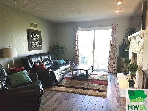 2nd image of 13 Saint Andrews Dr