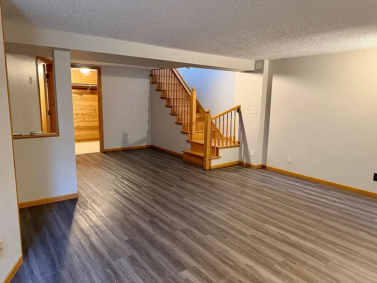 625-627 Sand Lake Rd — Photo 24