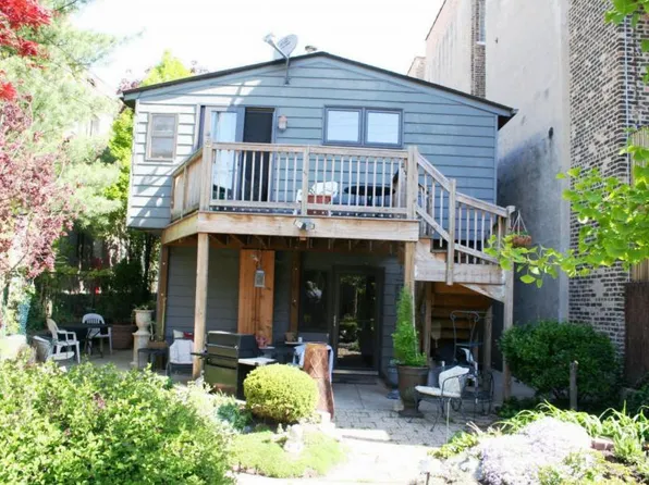 1347 W Grand Ave, Chicago, IL 60642