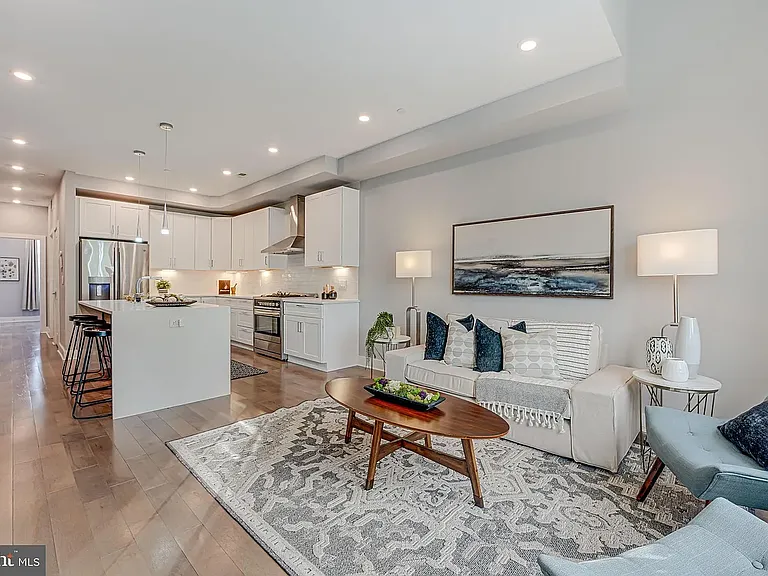 1609 Holbrook St NE #4 — Photo 3