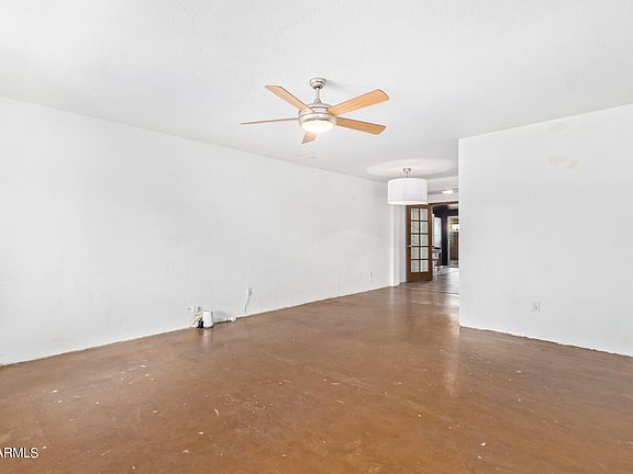 4th image of 108 E LA MIRADA Drive