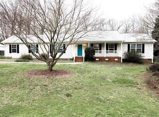 2906 Kotchs Grove Ct, Browns Summit, NC 27214