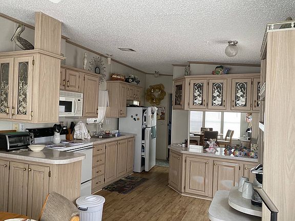 2nd image of 6 Hammerhead Dr