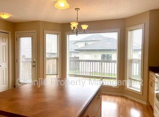 9147 213th St NW, Edmonton, AB T5T 0W5