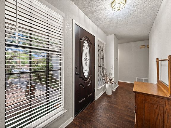 3rd image of 406 Ocampo Ct