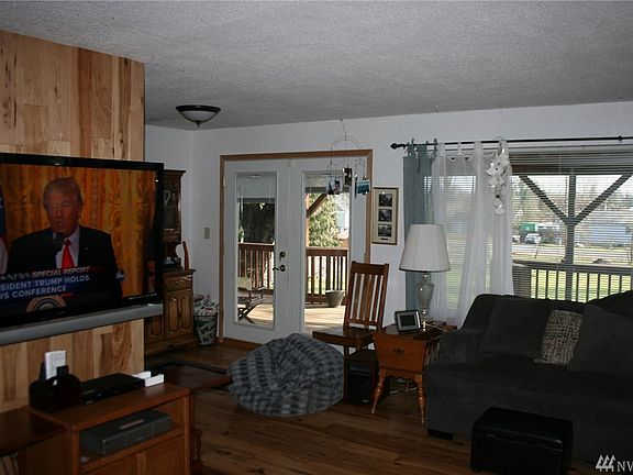 4th image of 10419 25th Ave E