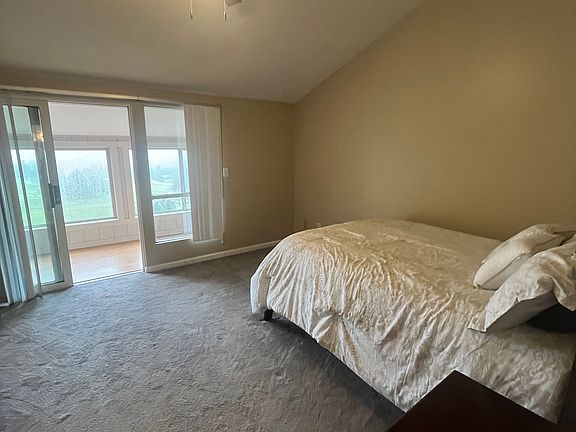 5th image of 163 Golf Course Ln