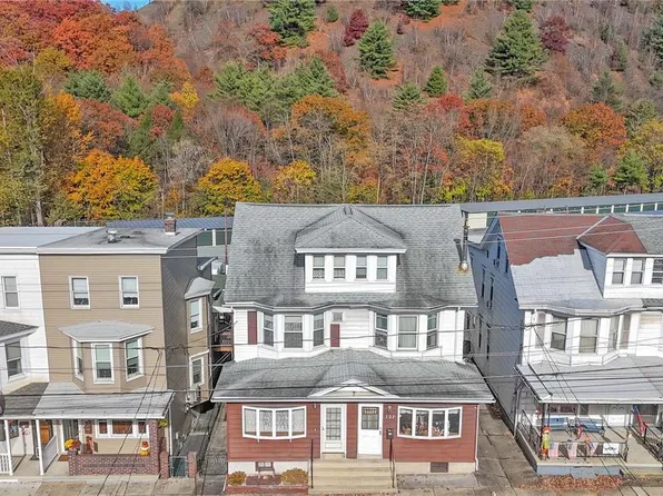 725 E Broad St, Tamaqua, PA 18252