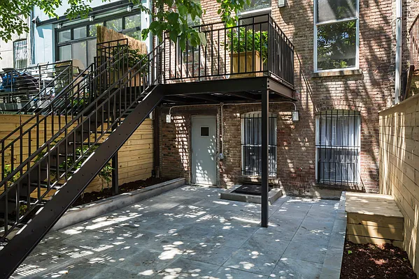 Rented by Compass | media 7