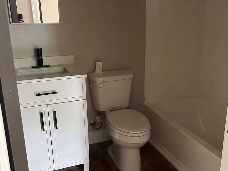 905 N Sheridan Rd #D — Photo 5
