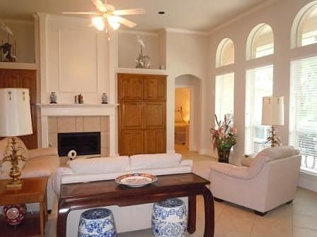 3rd image of 2223 Lakeway Dr