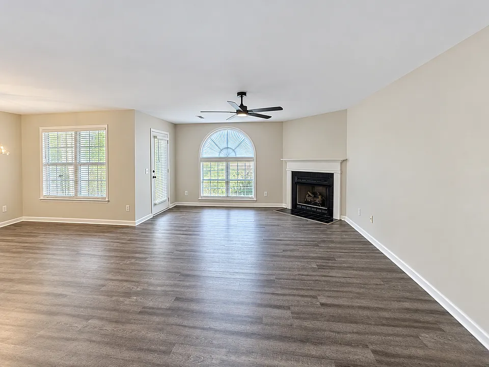 223 Mill Pond Dr #223
