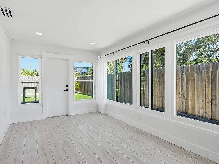2488 Del Rio Way — Photo 23