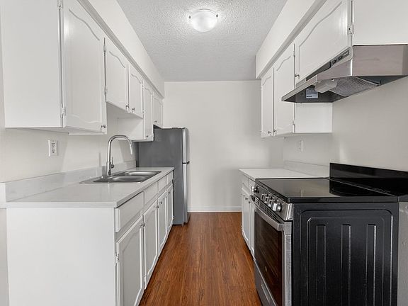 2nd image of 170 W 4th St #310