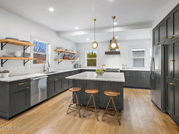 15 Elm Pl, Greenwich, CT 06830