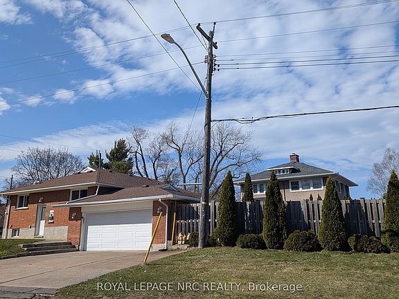 4th image of 3194 Portage Rd N