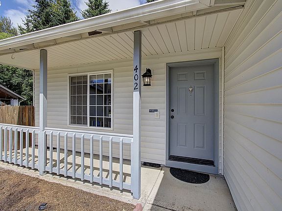 3rd image of 402 SE 5th Cir
