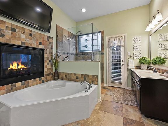 3rd image of 3028 S Camino Lagos