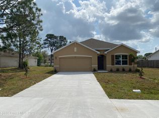 482 Americana Blvd NW, Palm Bay, FL 32907