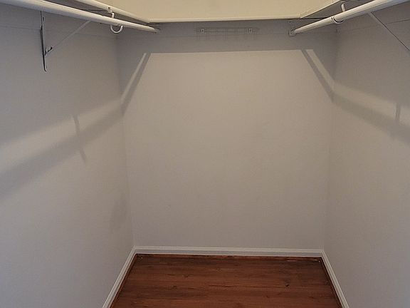 5th image of 11 Pamela Ln