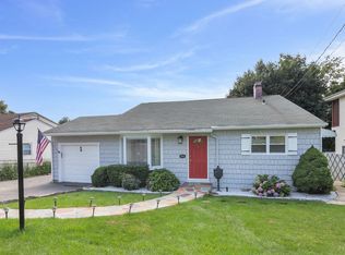 48 Whitman Rd, Yonkers, NY 10710