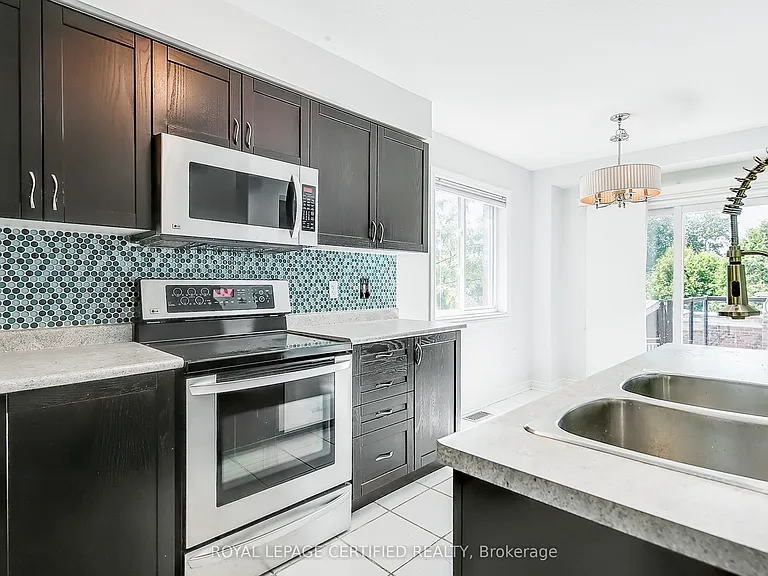 37 Wilkie Cres — Photo 13