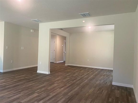 4th image of 1246 W Sorrento Dr