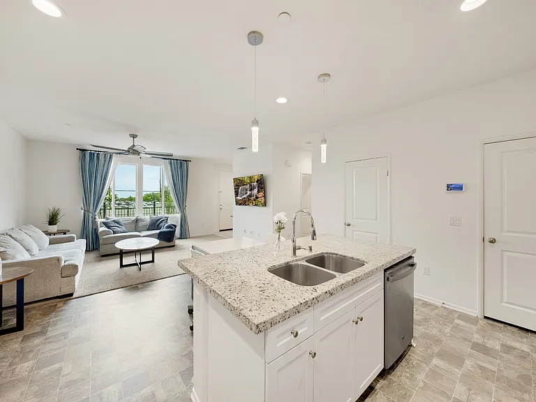 1018 Shiba Ct — Photo 14