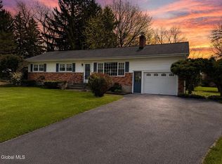 17 Plaid Pl, Clifton Park, NY 12065