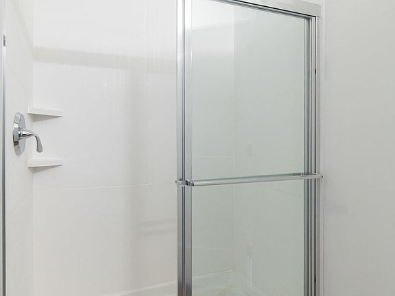 5th image of 231 Walton Ave #204
