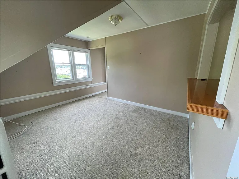 293 W Shore Rd #4 — Photo 10