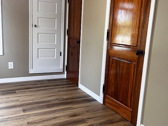 4th image of 1437 Hamlet Ave #2