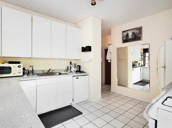 517 East 77th Street image 3 of 9