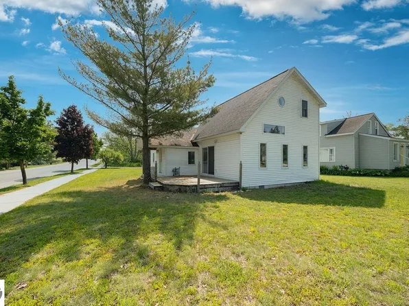 802 Hannah Ave, Traverse City, MI 49686