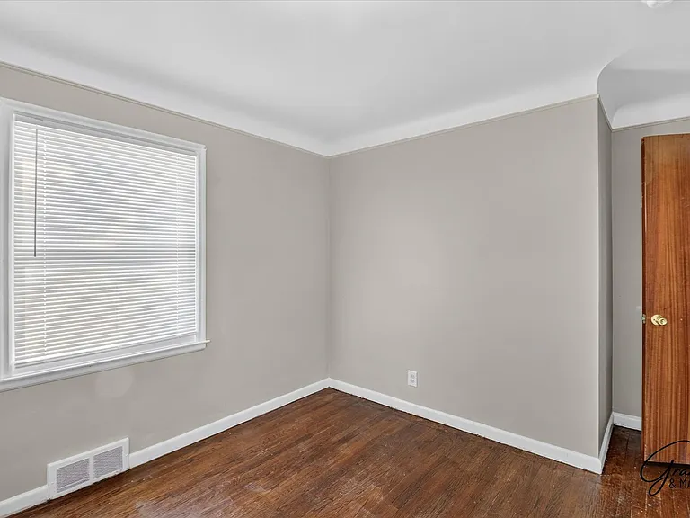 5915 Lodewyck St — Photo 11