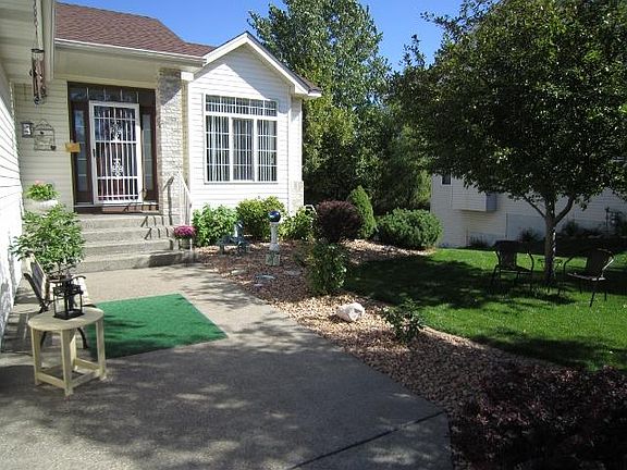 2nd image of 8841 Dunkirk Ct NE