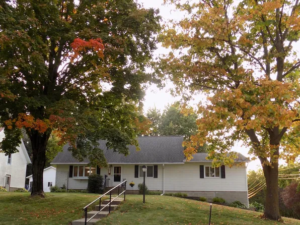 106 State St, Kenyon, MN 55946