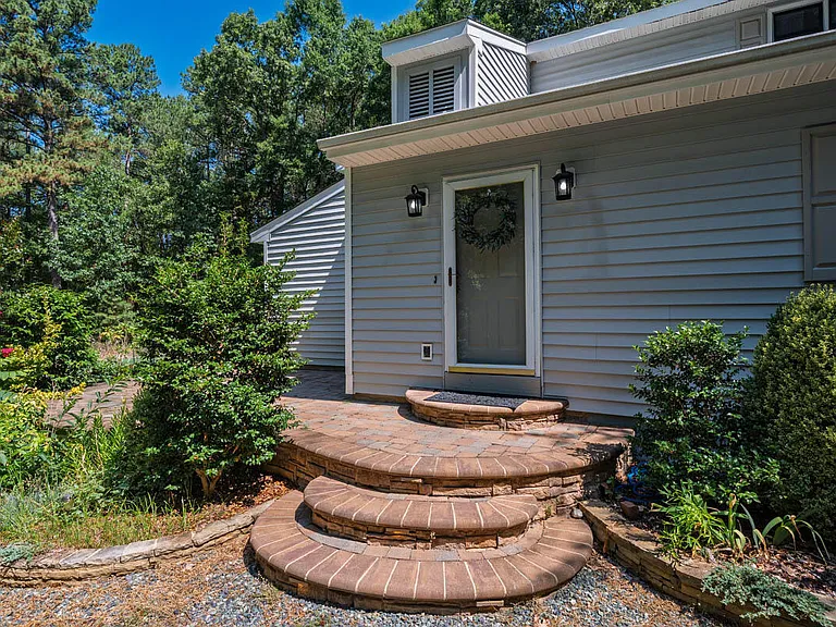 7 Twin Lakes Dr — Photo 2