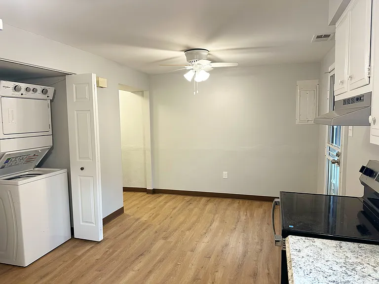 822 E End Ave — Photo 3