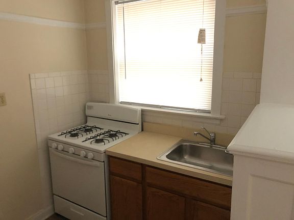 4th image of 2505 W Winnemac Ave #A