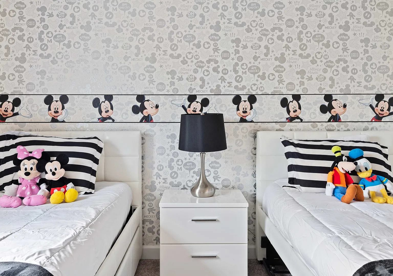 Themed Mickey Bedroom 4BR up to 8 People — Photo 3